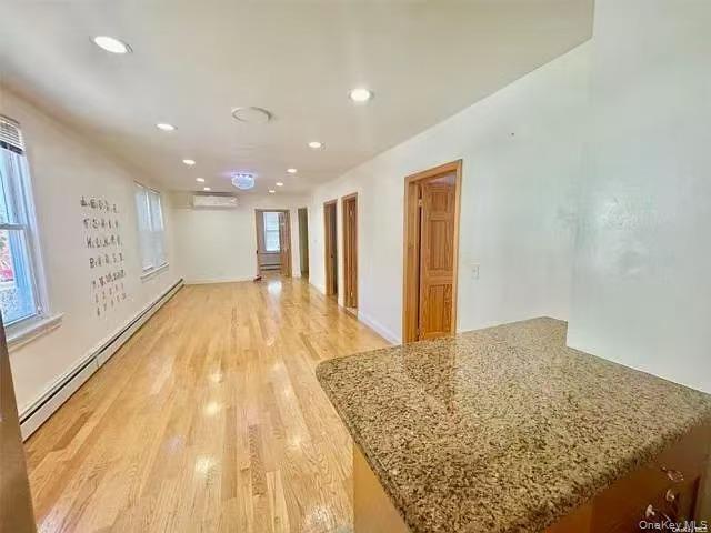 #5 photo, 114-02 14th Avenue, クイーンズ区 College Point , NY 11356