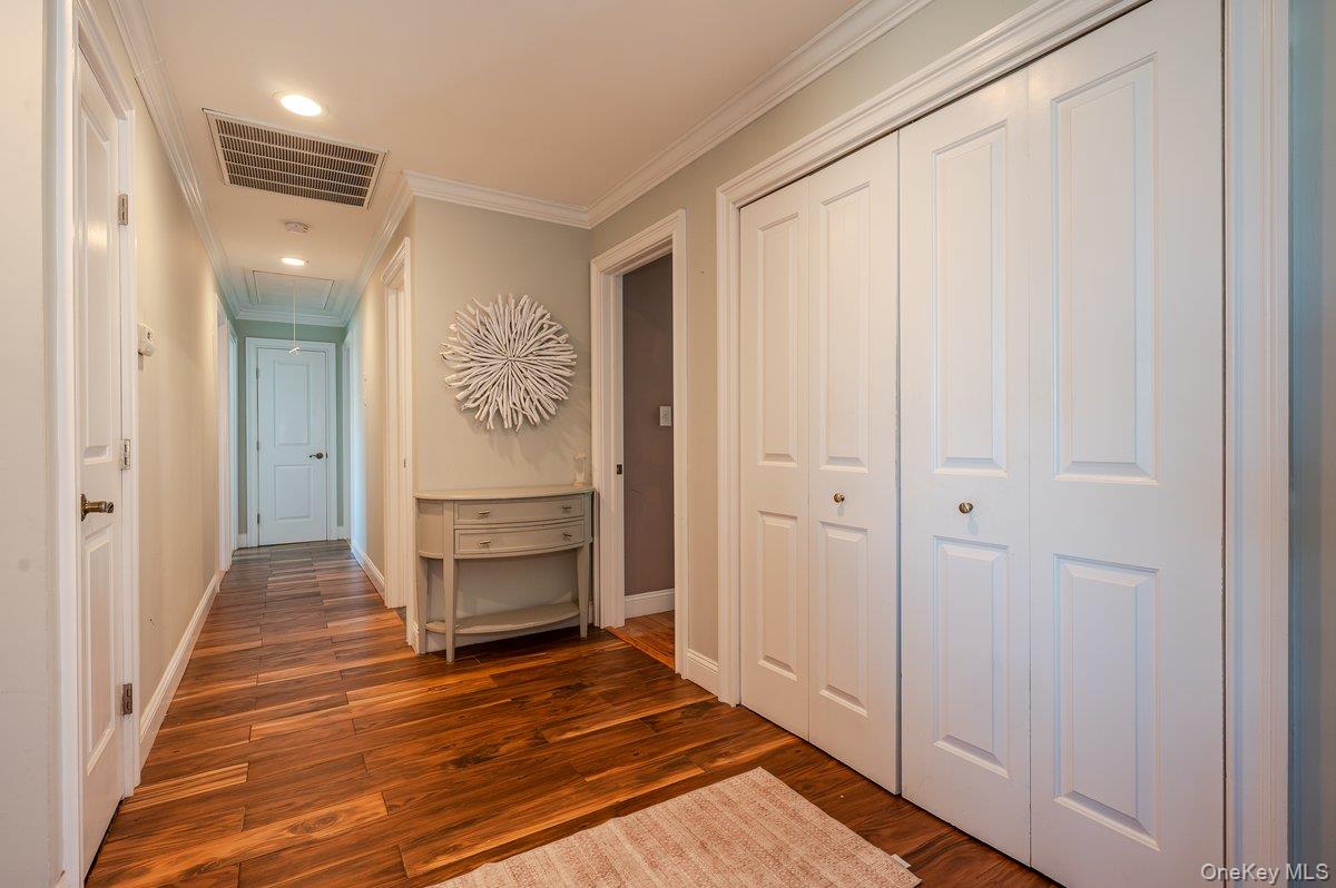 #11 photo, 79 Curley Street, ナッソー郡 Long Beach , NY 11561