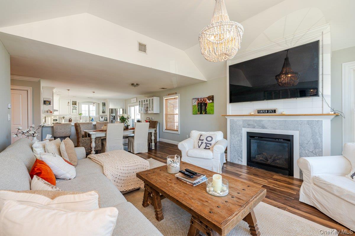 #4 photo, 79 Curley Street, ナッソー郡 Long Beach , NY 11561