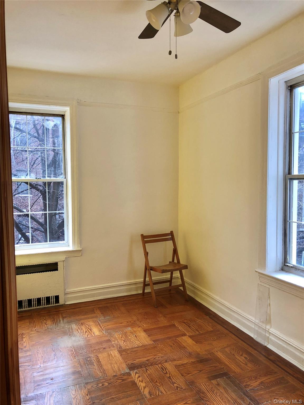 #14 photo, 88-11 Elmhurst Avenue, クイーンズ区 Elmhurst , NY 11373