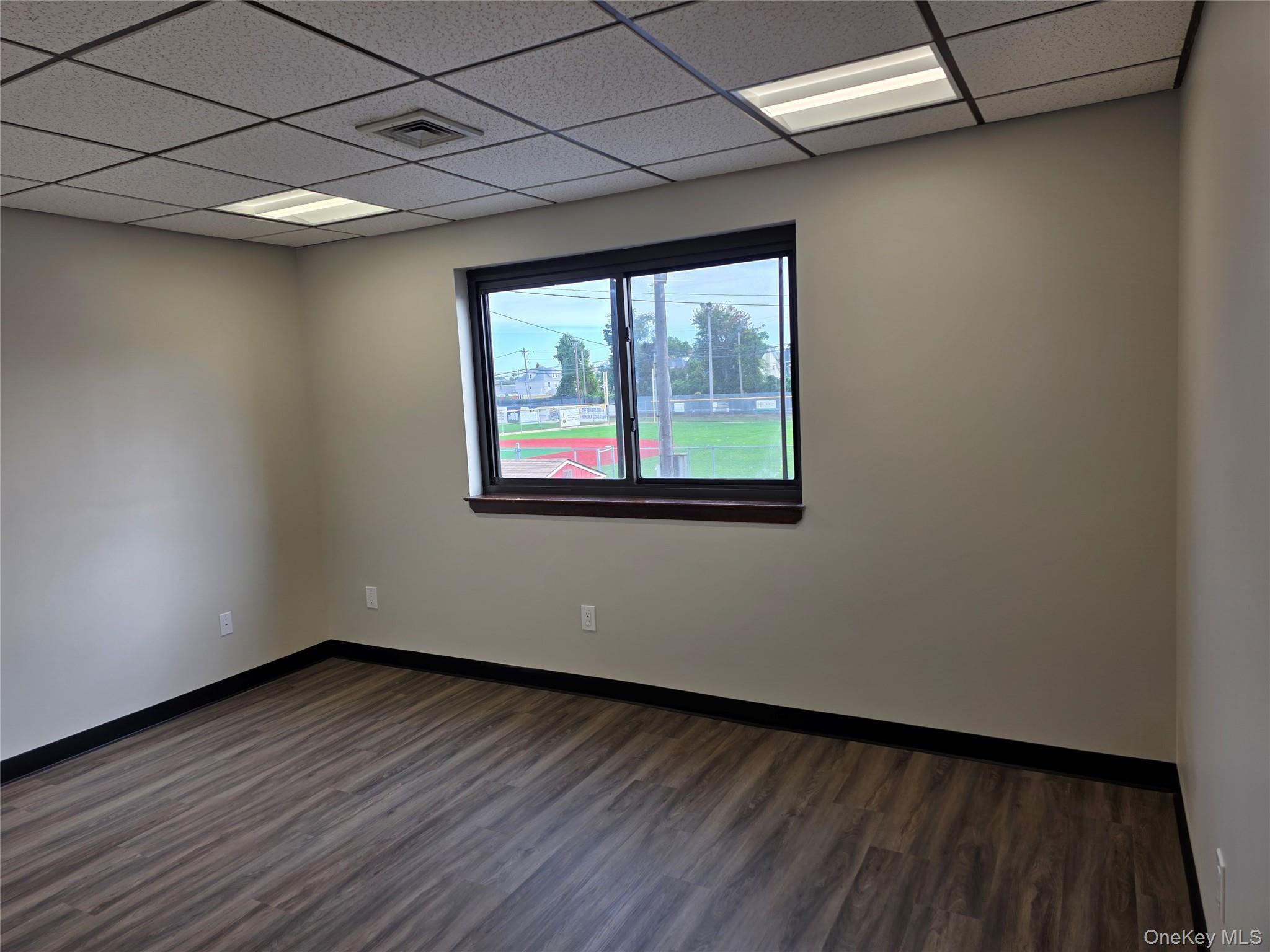 #11 photo, 98-100 Willis Avenue, ナッソー郡 Mineola , NY 11501