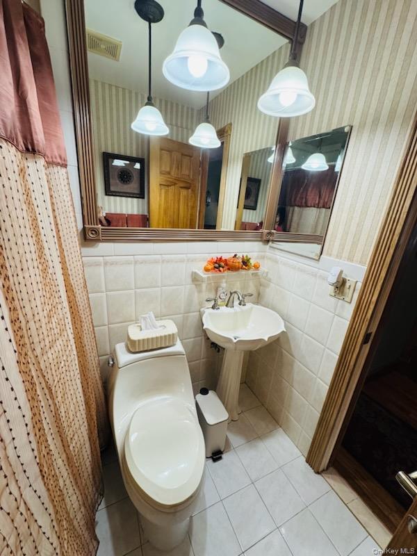 #13 photo, 404 Kensington Court, サフォーク郡 Copiague , NY 11726