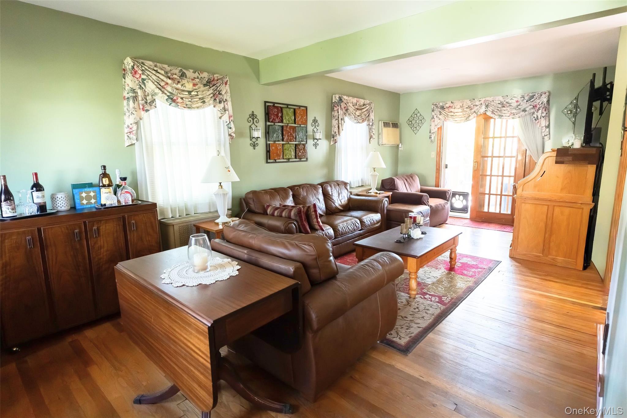 #2 photo, 404 Kensington Court, サフォーク郡 Copiague , NY 11726