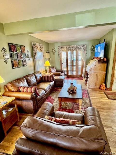 #3 photo, 404 Kensington Court, サフォーク郡 Copiague , NY 11726