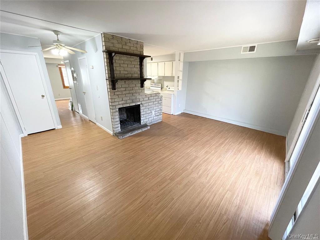 #2 photo, 34 Wooded Way, サフォーク郡 Calverton , NY 11933