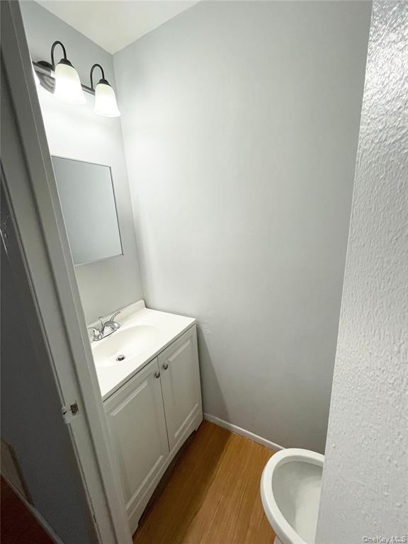 #5 photo, 34 Wooded Way, サフォーク郡 Calverton , NY 11933