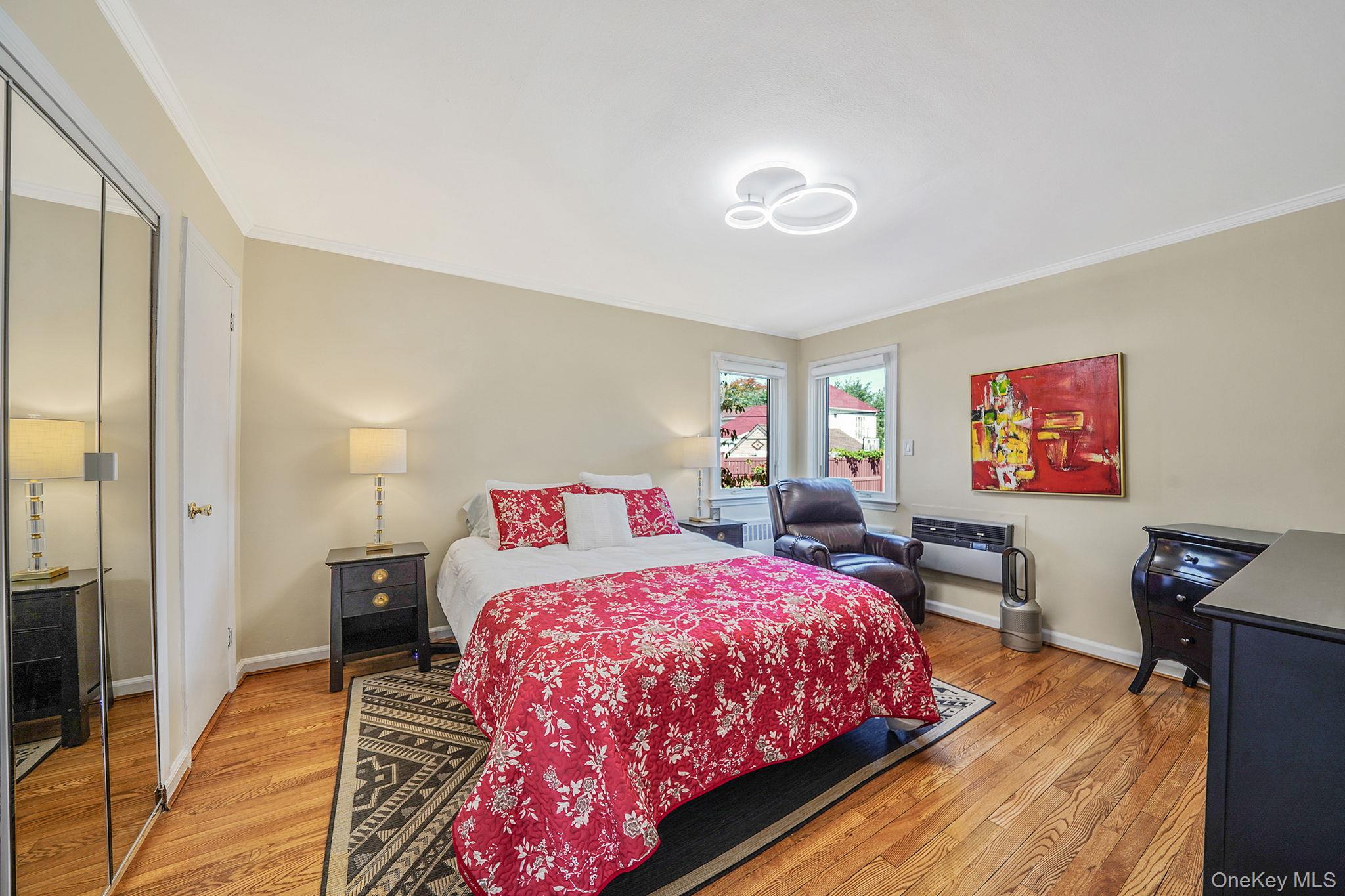 #13 photo, 8133 260th Street, クイーンズ区 Glen Oaks , NY 11004