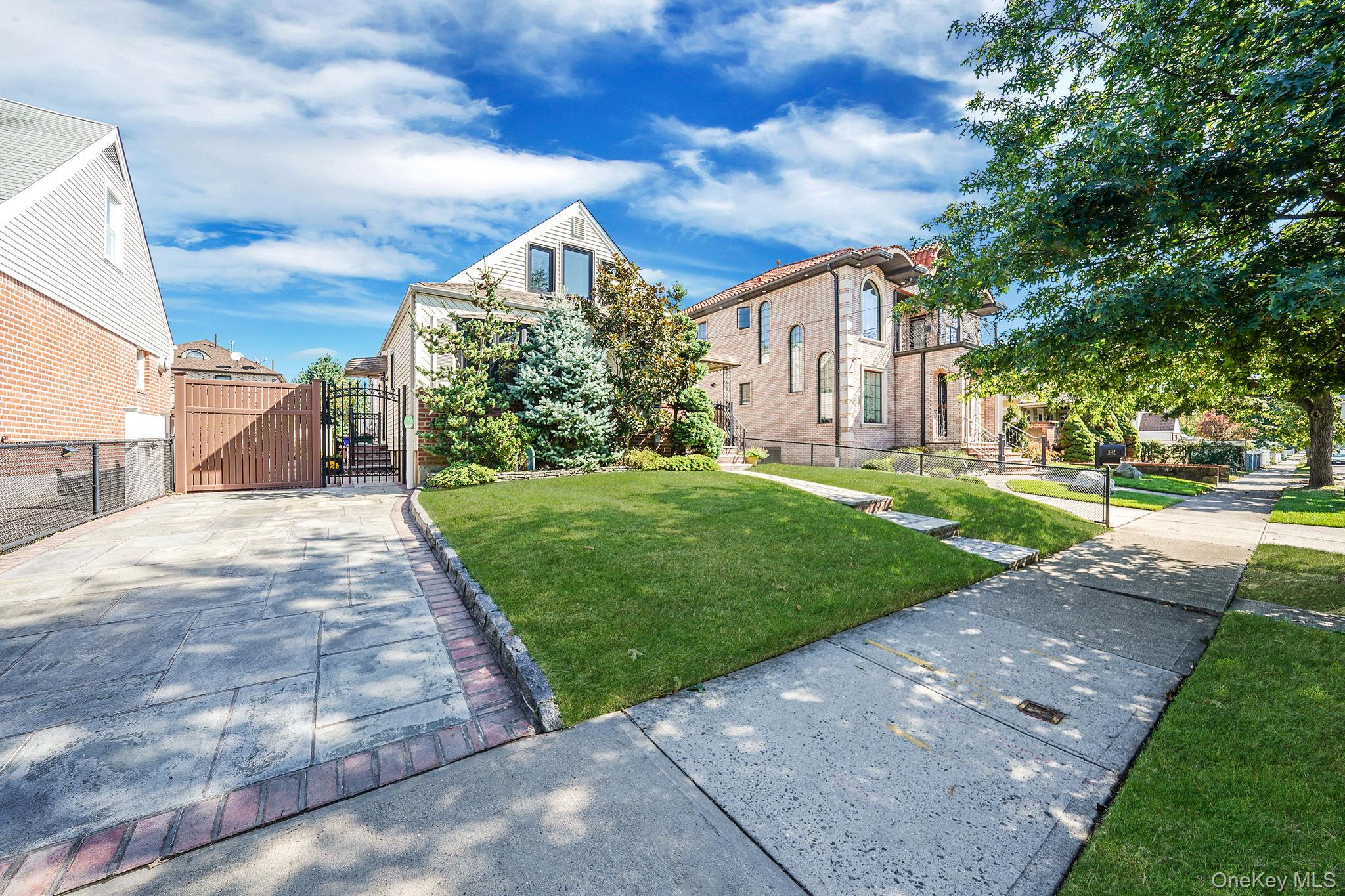 #2 photo, 8133 260th Street, クイーンズ区 Glen Oaks , NY 11004