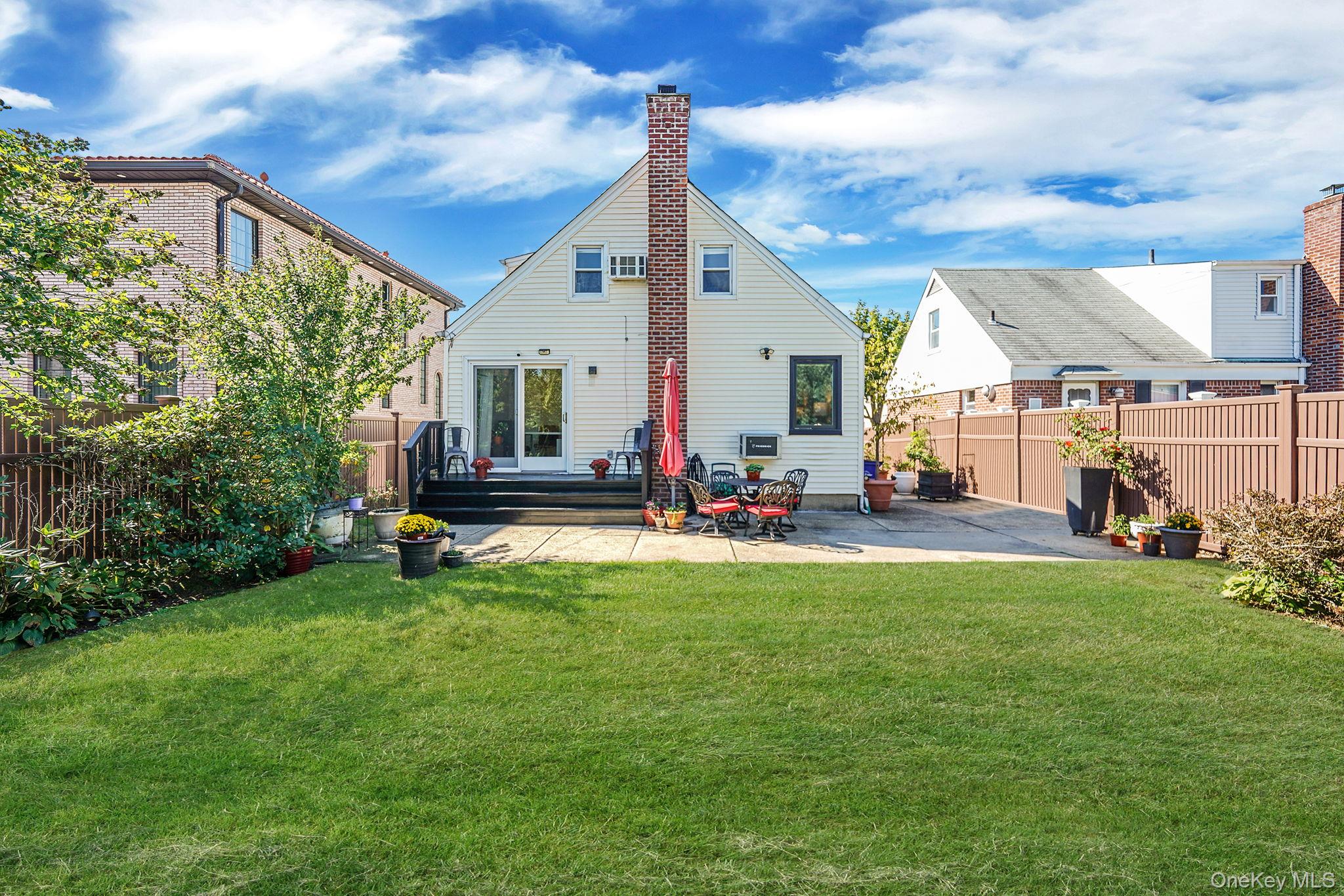 #5 photo, 8133 260th Street, クイーンズ区 Glen Oaks , NY 11004