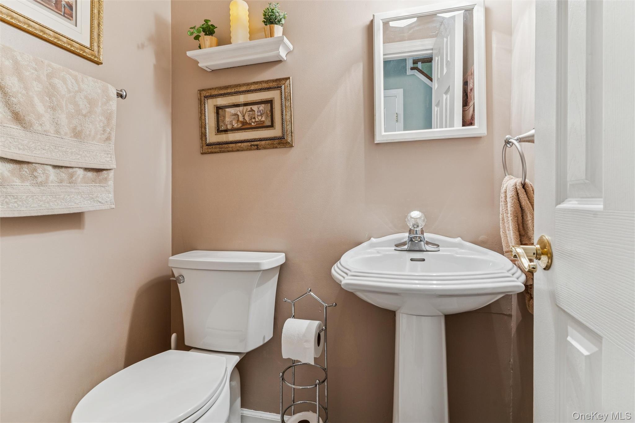 #15 photo, 22 Huntington Commons, 东长岛 Yaphank , NY 11980