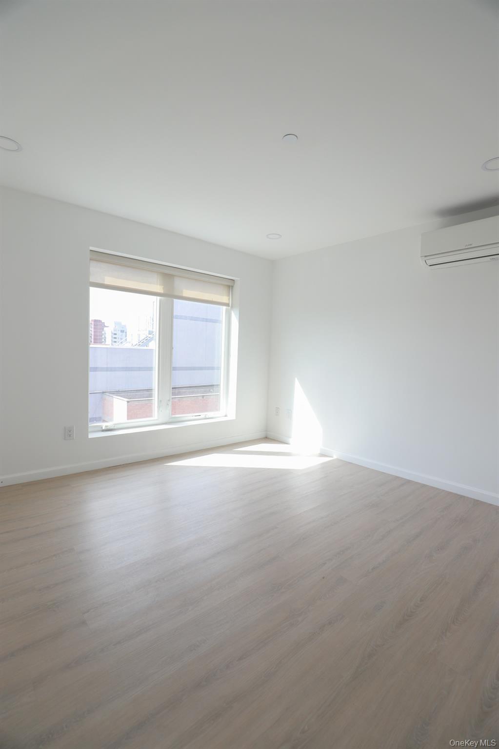 #10 photo, 42-78 Main Street, クイーンズ区 Flushing , NY 11355