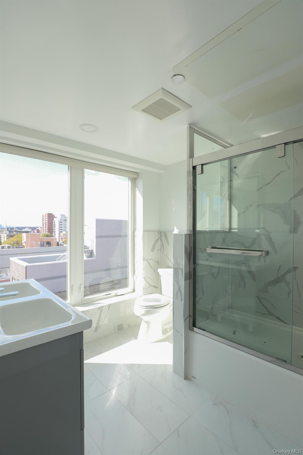 #16 photo, 42-78 Main Street, クイーンズ区 Flushing , NY 11355