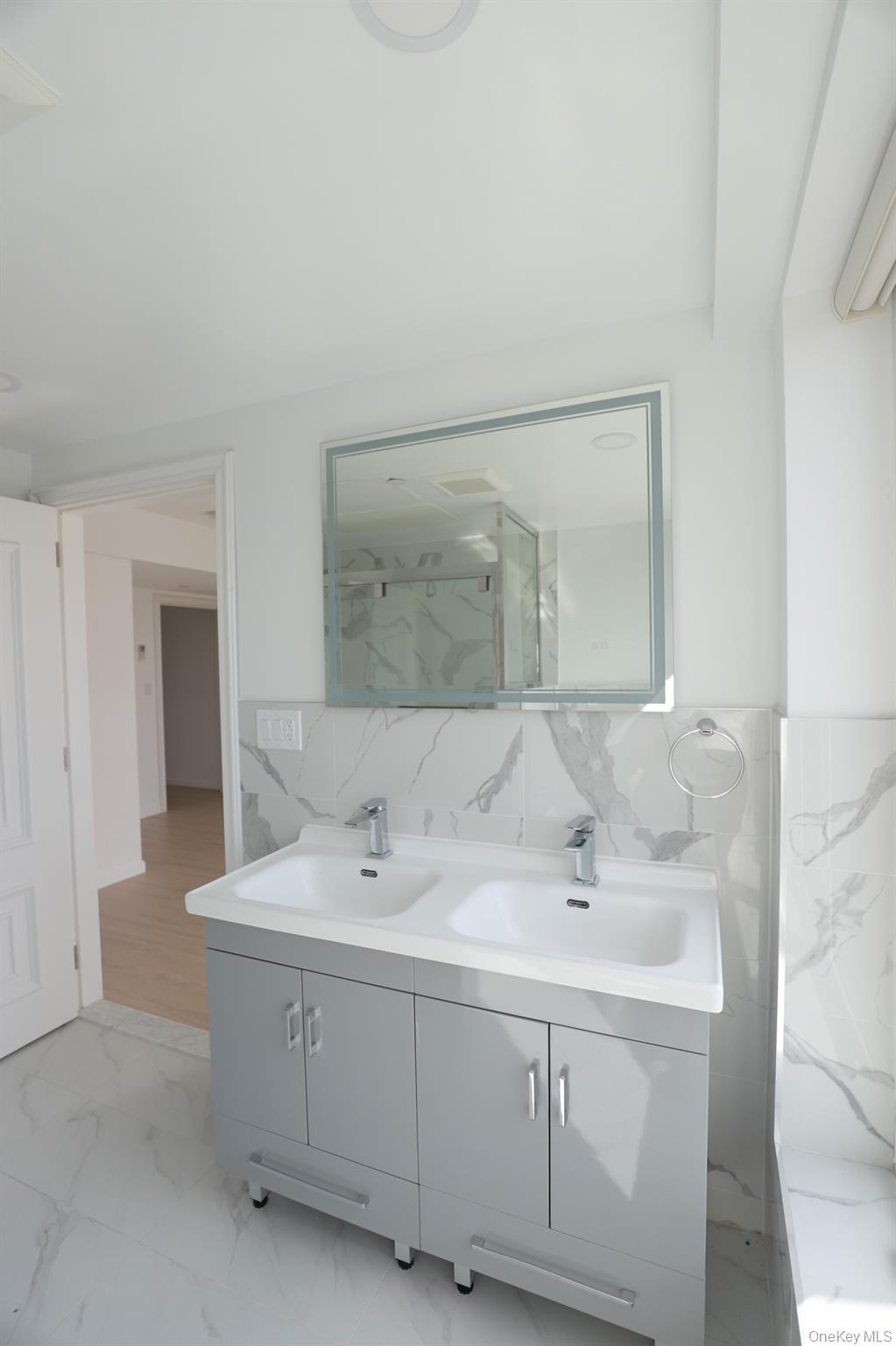 #17 photo, 42-78 Main Street, クイーンズ区 Flushing , NY 11355