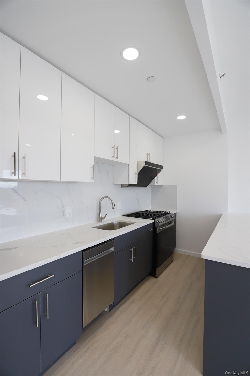 #7 photo, 42-78 Main Street, クイーンズ区 Flushing , NY 11355