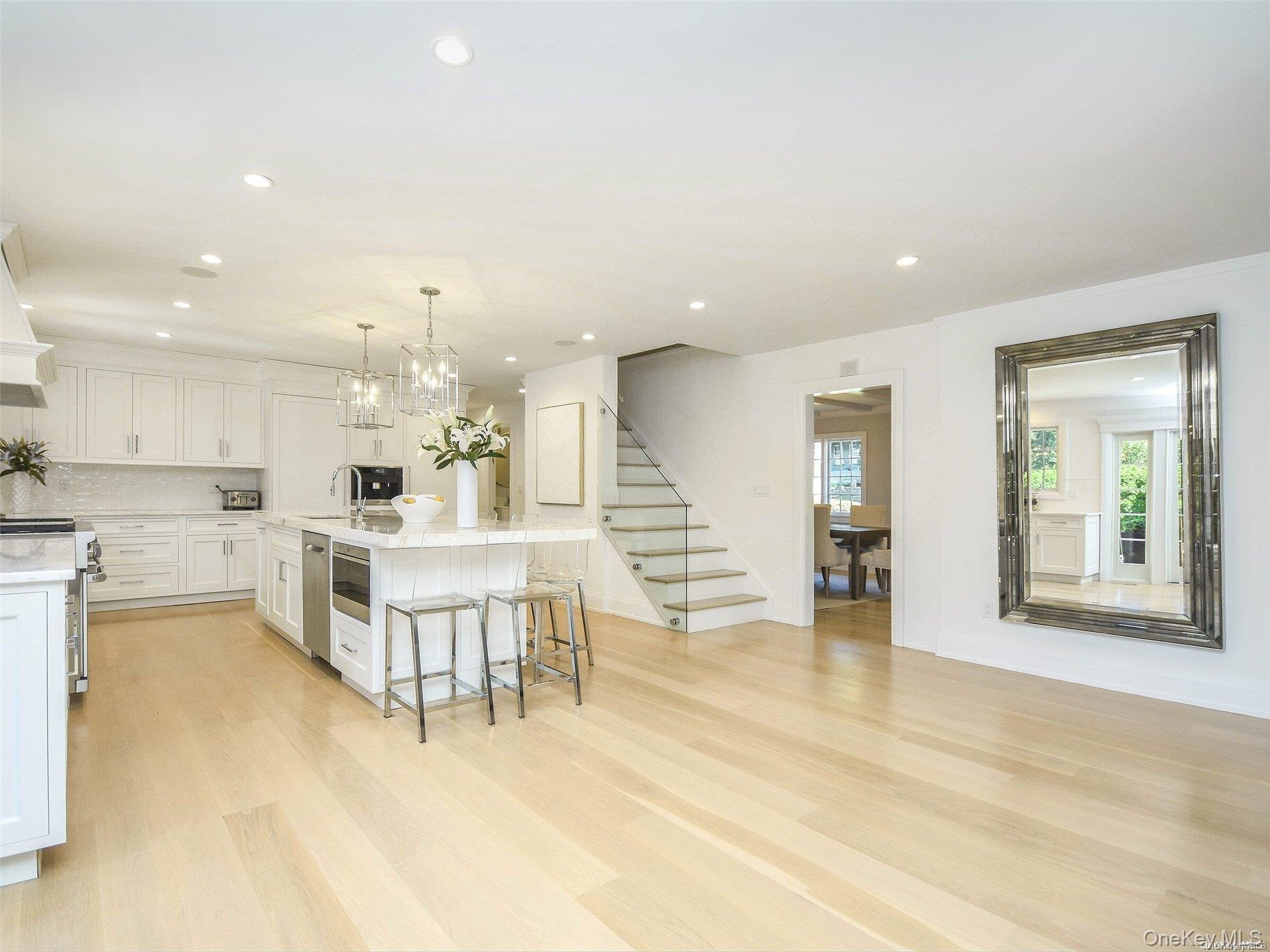 #5 photo, 79 Reid Avenue, Port Washington , NY 11050