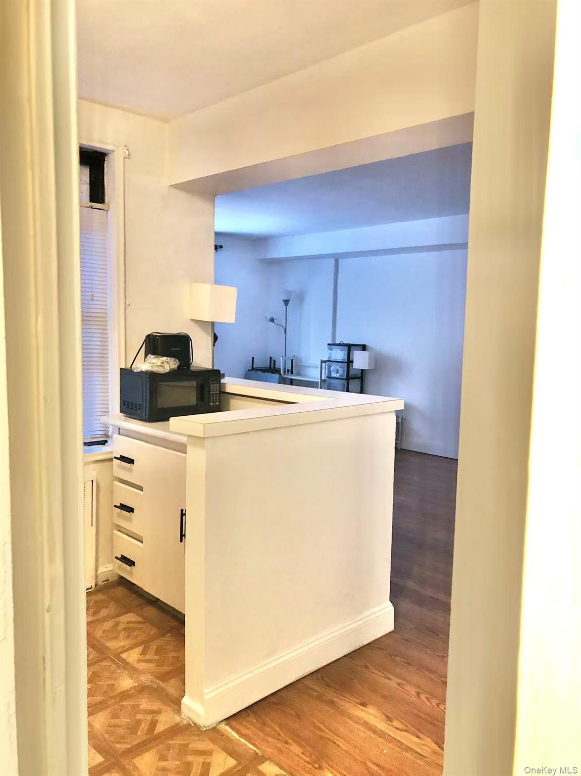 #6 photo, 150-25 72 nd Road, Kew Garden Hills , NY 11367