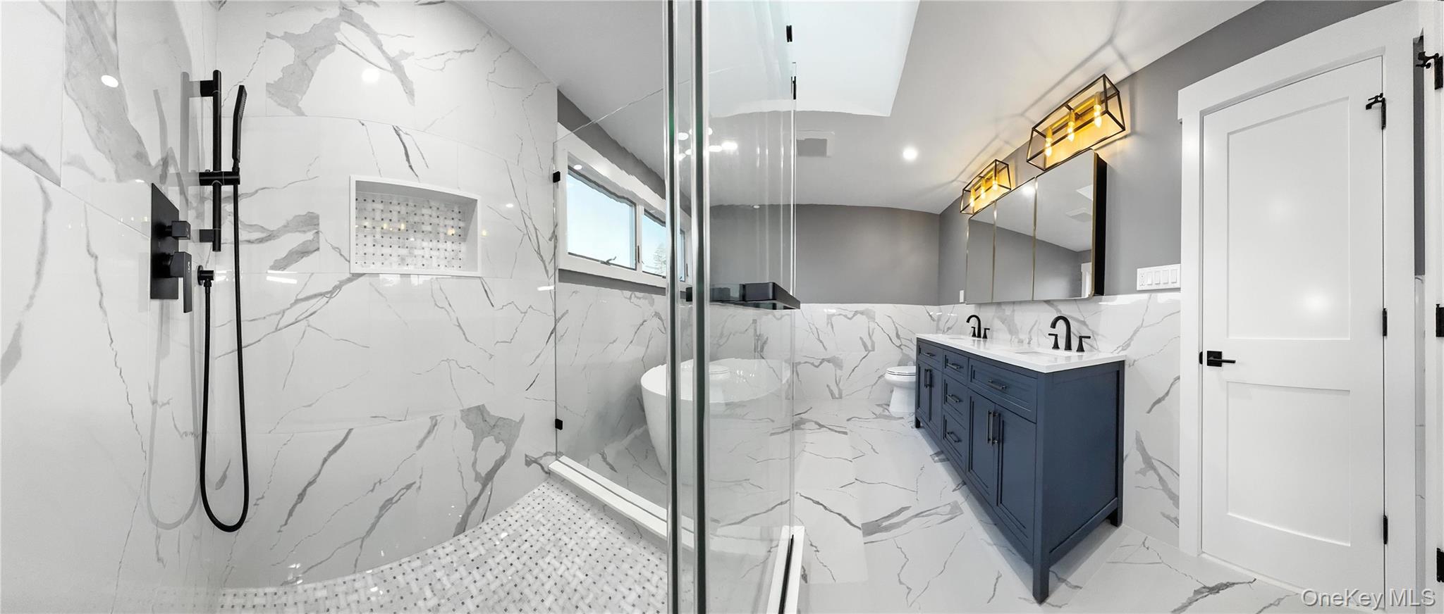 #18 photo, 2040 Wellington Court, ナッソー郡 Westbury , NY 11590