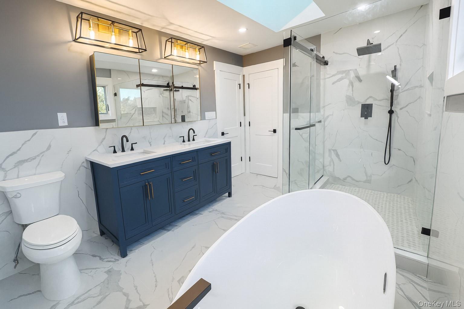 #19 photo, 2040 Wellington Court, ナッソー郡 Westbury , NY 11590