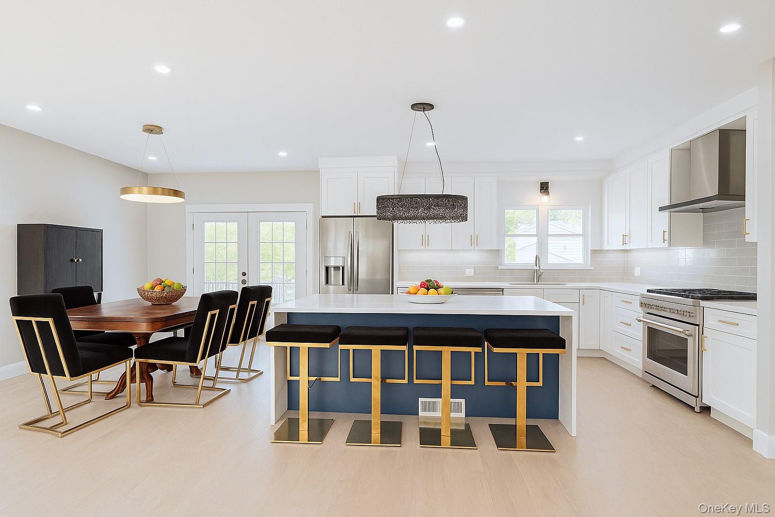 #2 photo, 2040 Wellington Court, ナッソー郡 Westbury , NY 11590