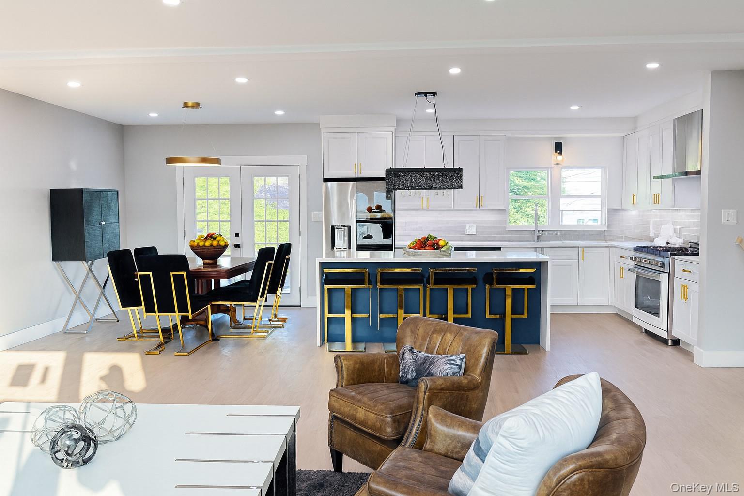 #8 photo, 2040 Wellington Court, ナッソー郡 Westbury , NY 11590