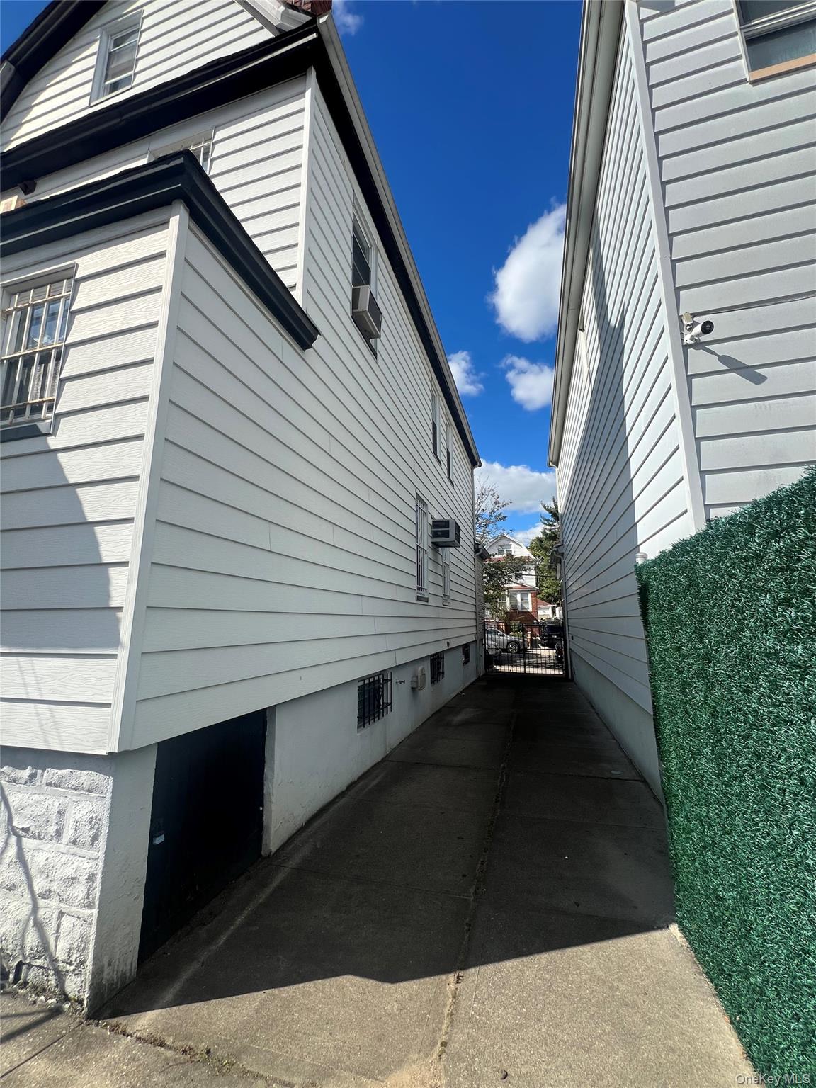 #4 photo, 86-38 54 Avenue, Elmhurst , NY 11373