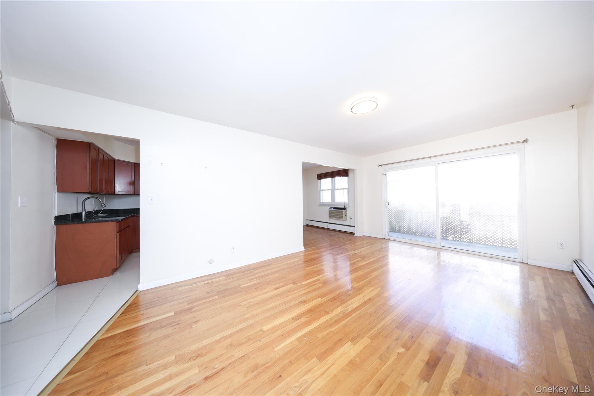 #3 photo, 11708 Curzon Road, クイーンズ区 Richmond Hill , NY 11418