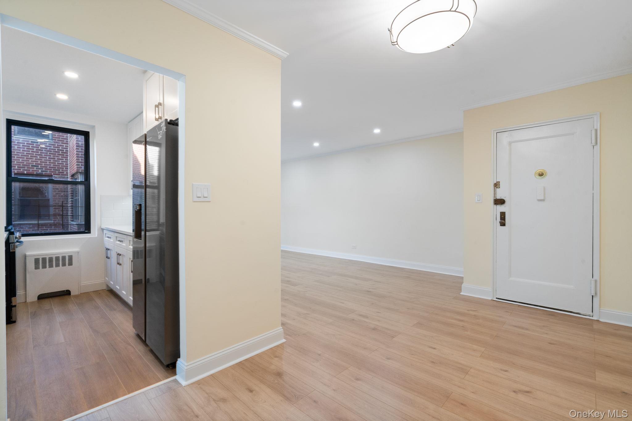 #10 photo, 32-25 88 St., クイーンズ区 East Elmhurst , NY 11369