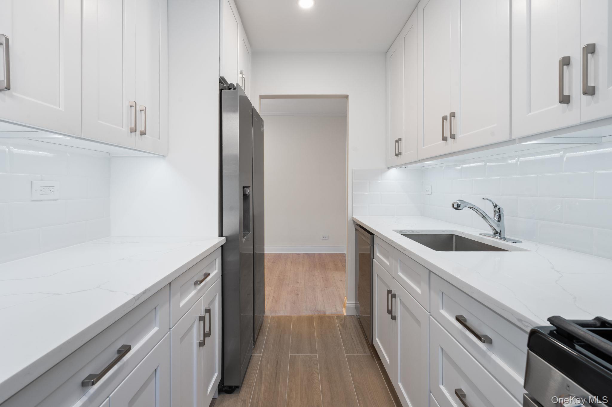 #13 photo, 32-25 88 St., クイーンズ区 East Elmhurst , NY 11369