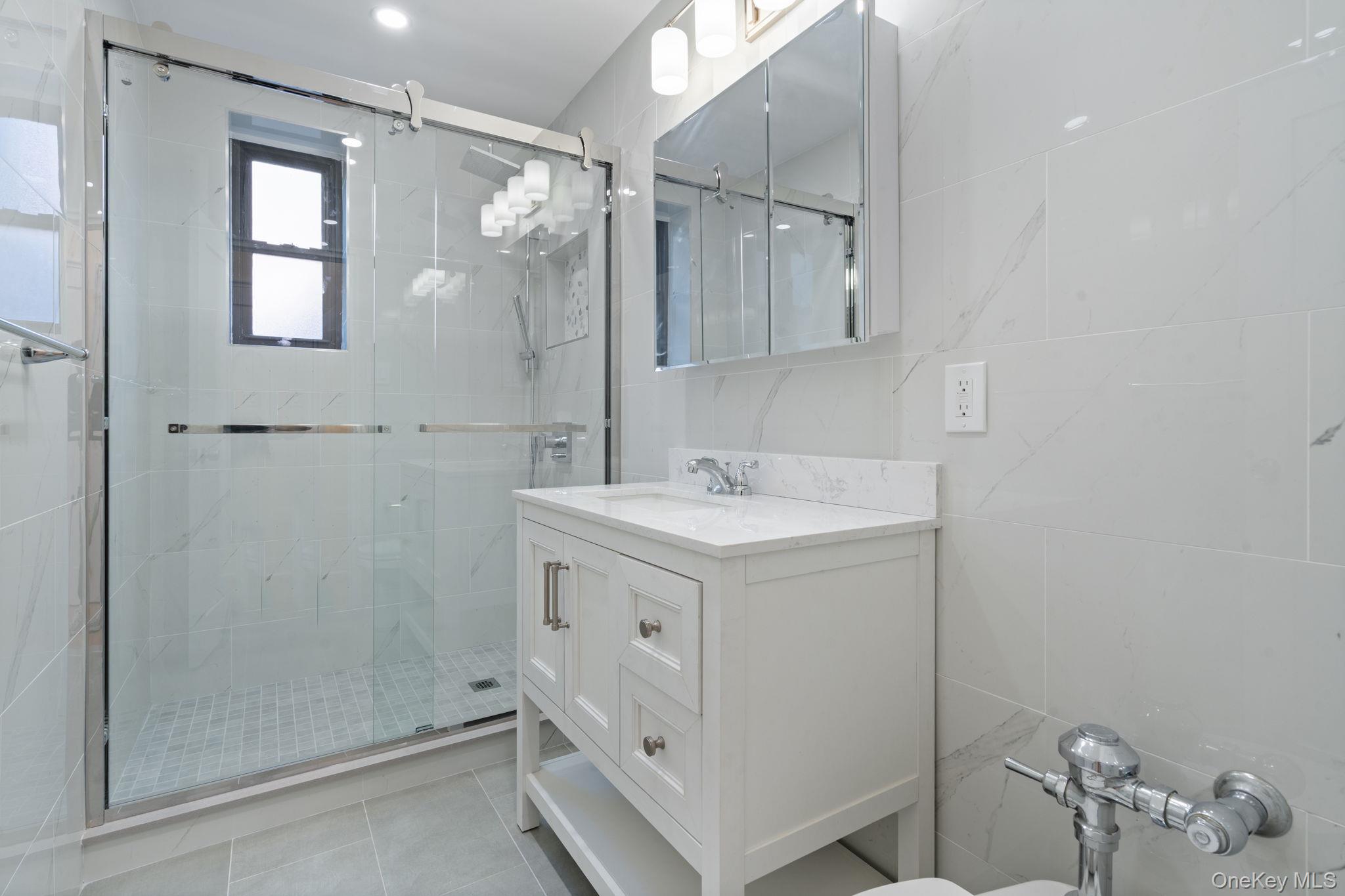 #15 photo, 32-25 88 St., クイーンズ区 East Elmhurst , NY 11369