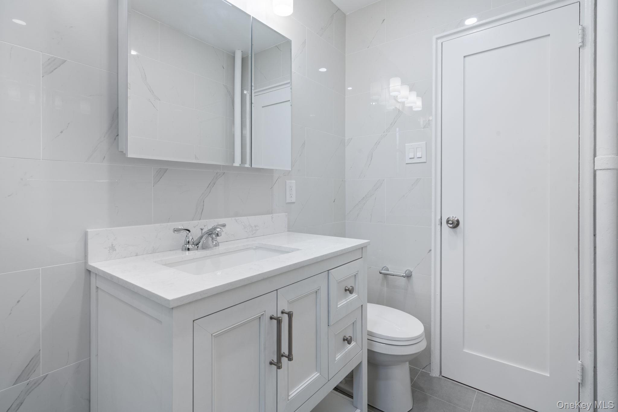 #16 photo, 32-25 88 St., クイーンズ区 East Elmhurst , NY 11369