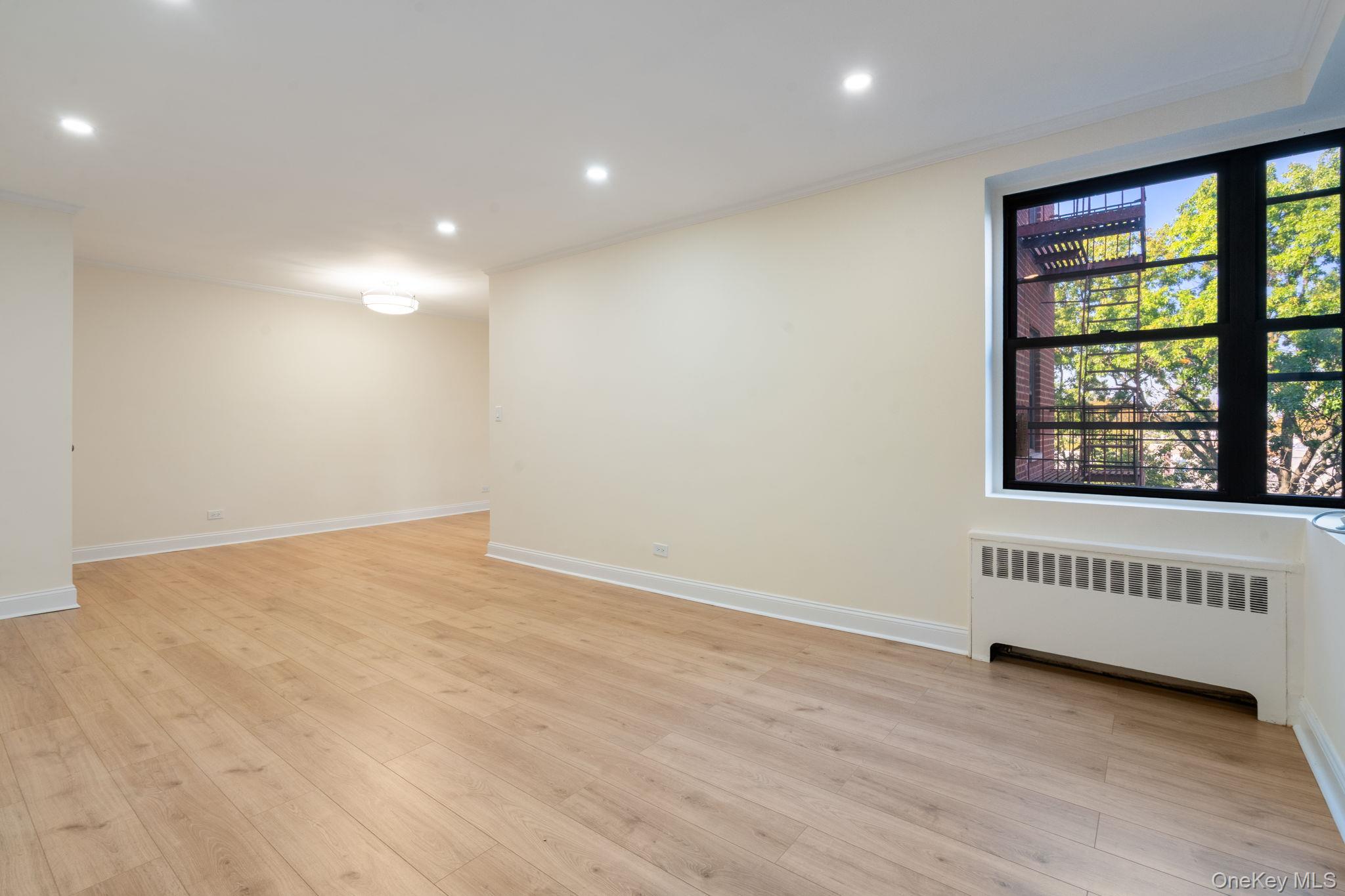 #8 photo, 32-25 88 St., クイーンズ区 East Elmhurst , NY 11369