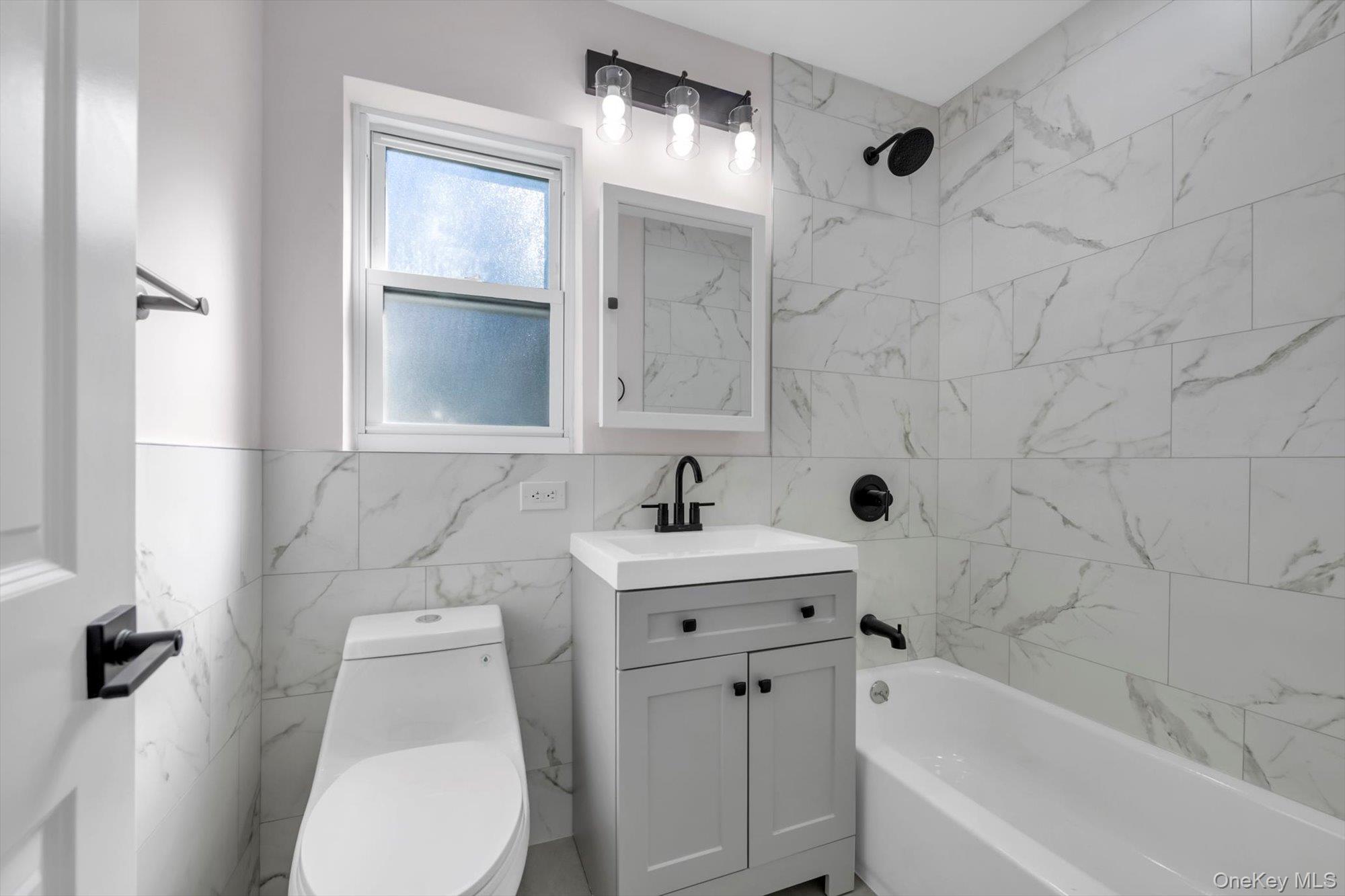 #13 photo, 1594 Union Avenue, ナッソー郡 Hewlett , NY 11557