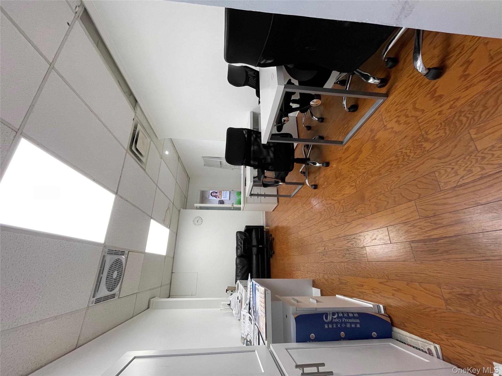 #2 photo, 40-46 Main Street, クイーンズ区 Flushing , NY 11354