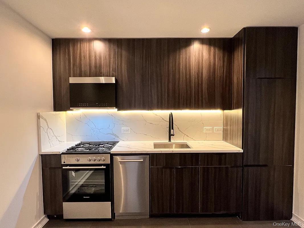 #2 photo, 55-30 99th St, クイーンズ区 Corona , NY 11368