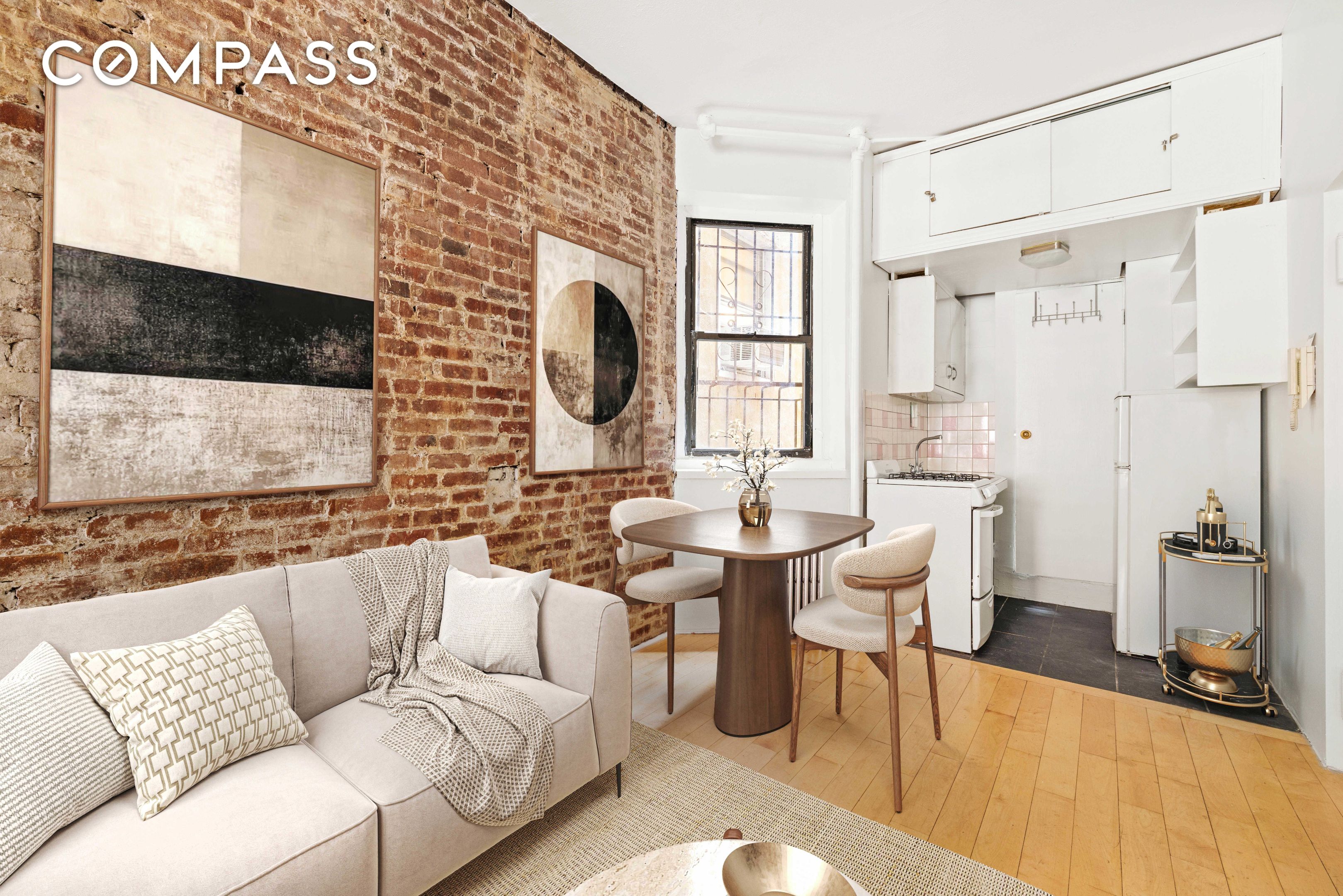 #3 photo, 241 E 7th Street, マンハッタン East Village , NY 10009