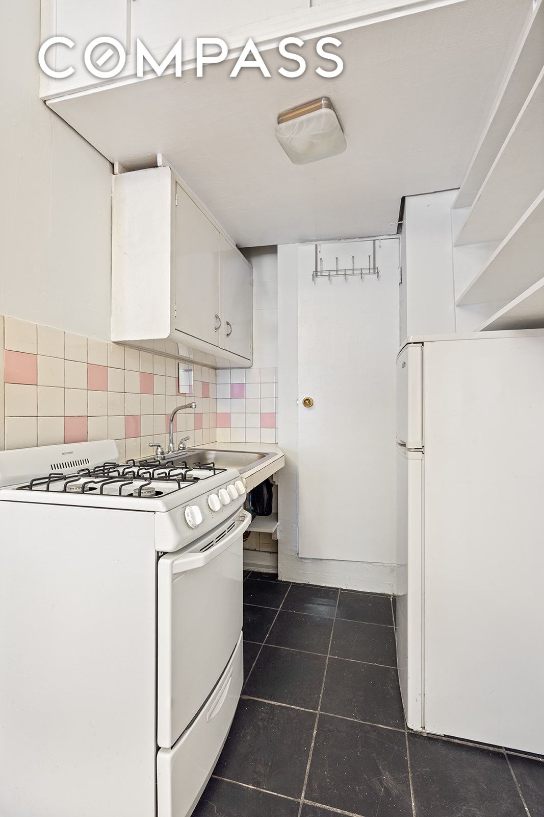 #4 photo, 241 E 7th Street, マンハッタン East Village , NY 10009