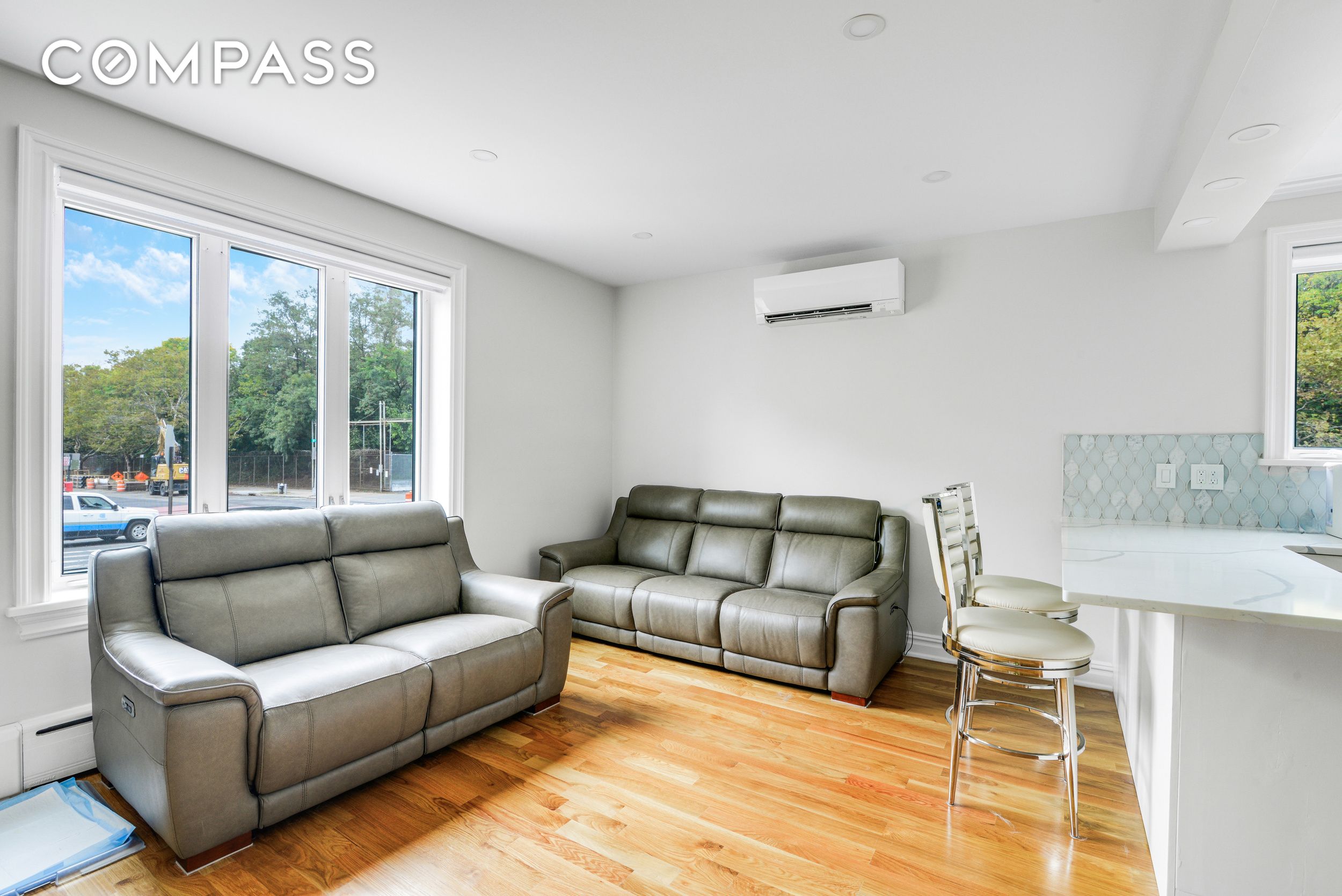 #3 photo, Queens, Queens , NY 11105