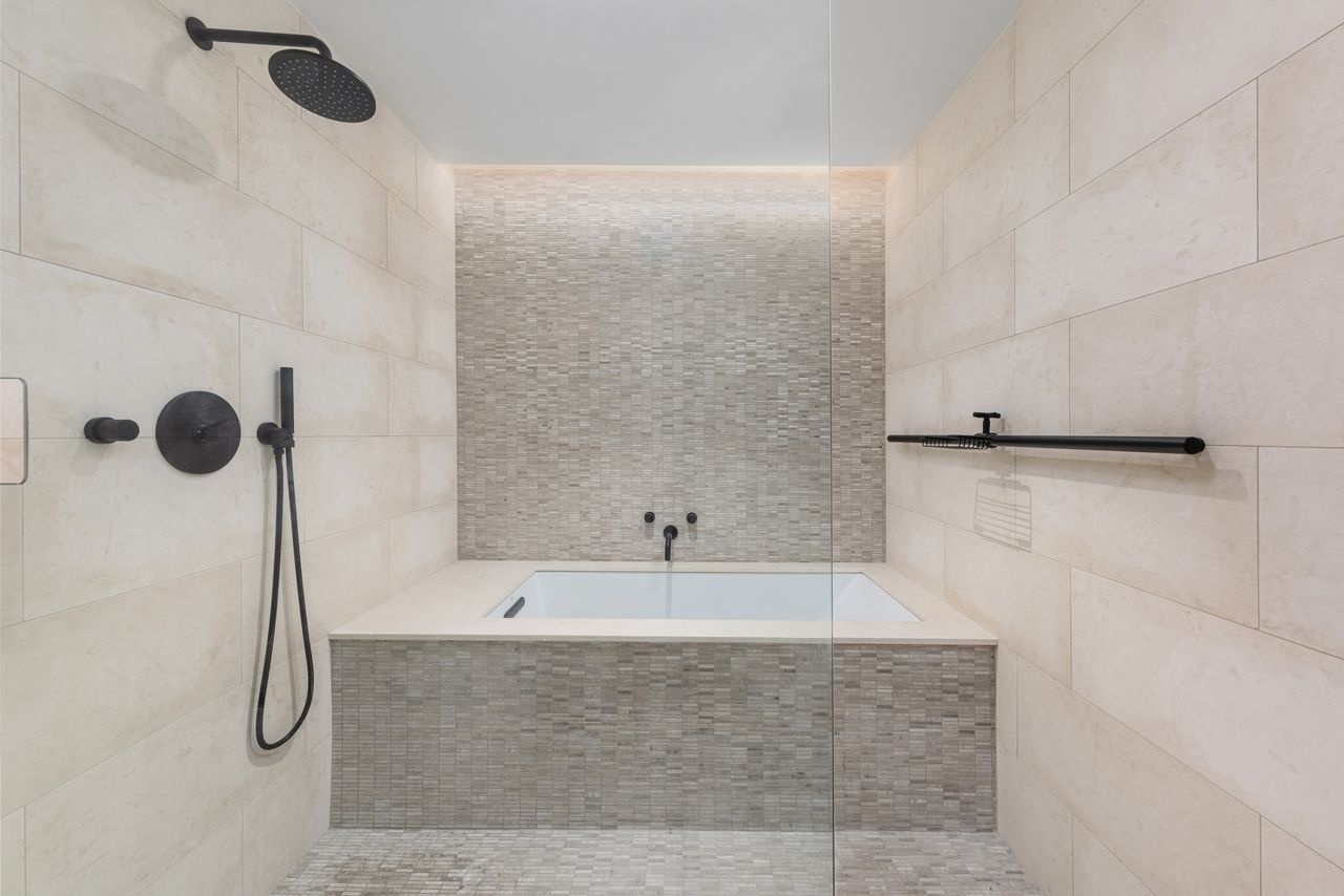 #19 photo, 318 W 52nd Street, マンハッタン Clinton , NY 10019