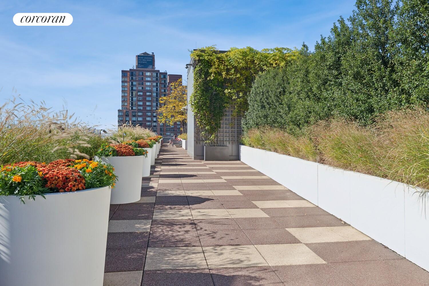 #15 photo, 25 COLUMBUS Circle, マンハッタン Lincoln Square , NY 10019