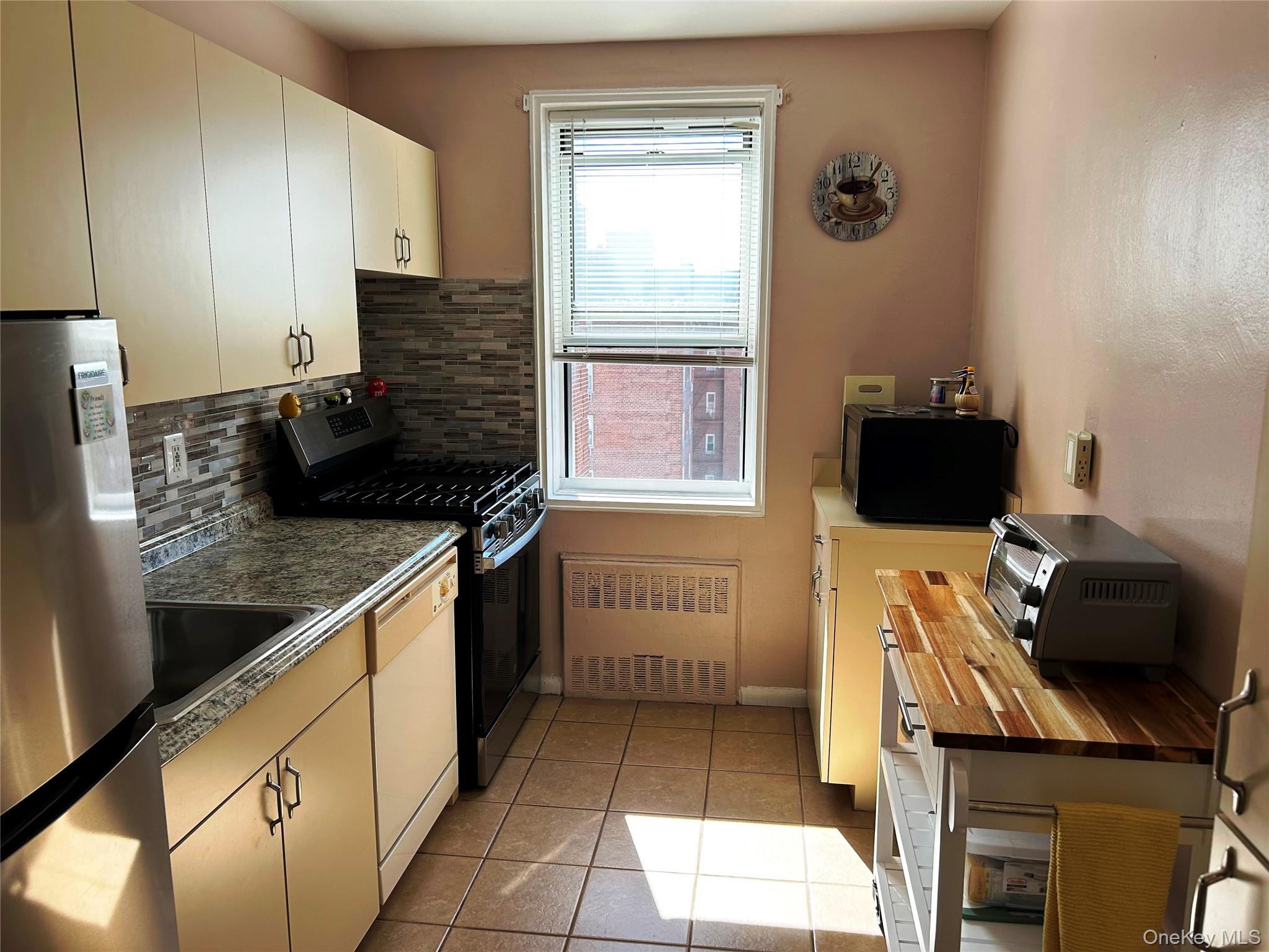 #6 photo, 2 Sadore Lane, Yonkers , NY 10710