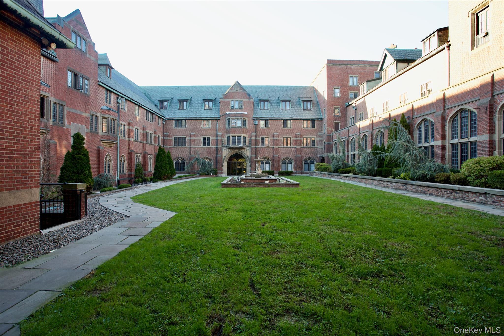 #17 photo, 206 Chateau Rive, Peekskill , NY 10566