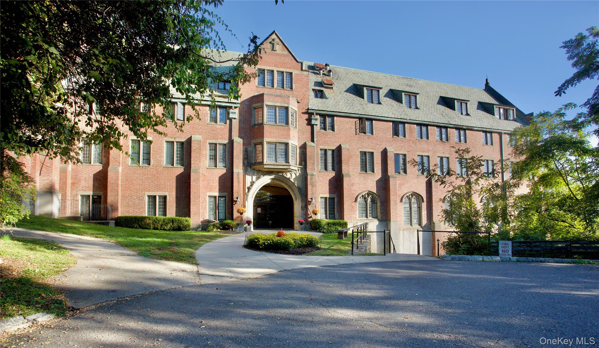 #2 photo, 206 Chateau Rive, Peekskill , NY 10566