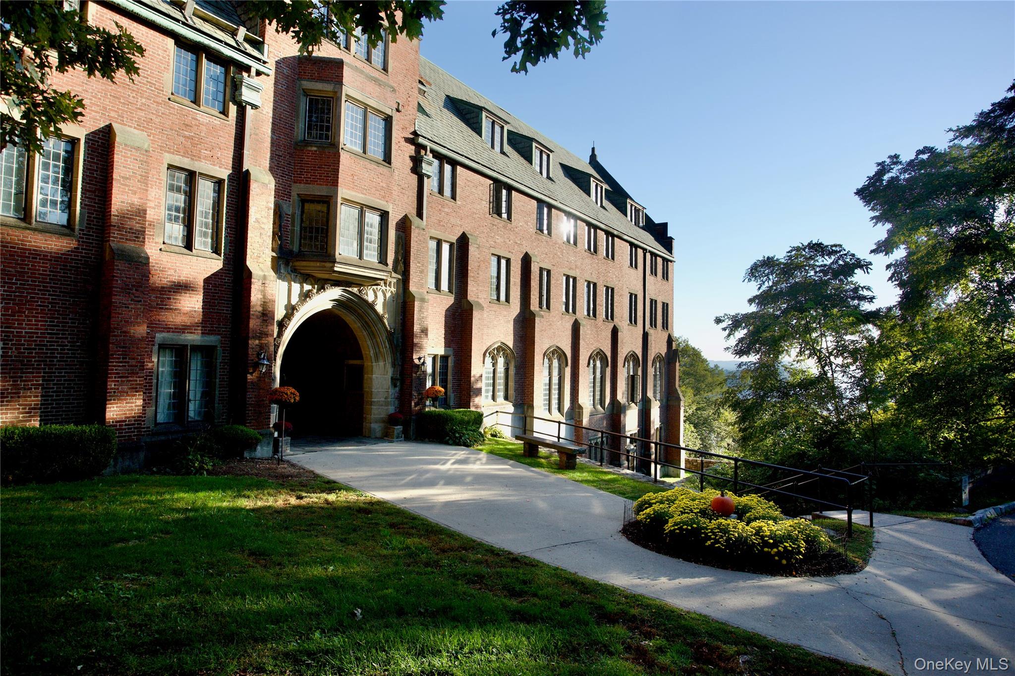 #20 photo, 206 Chateau Rive, Peekskill , NY 10566