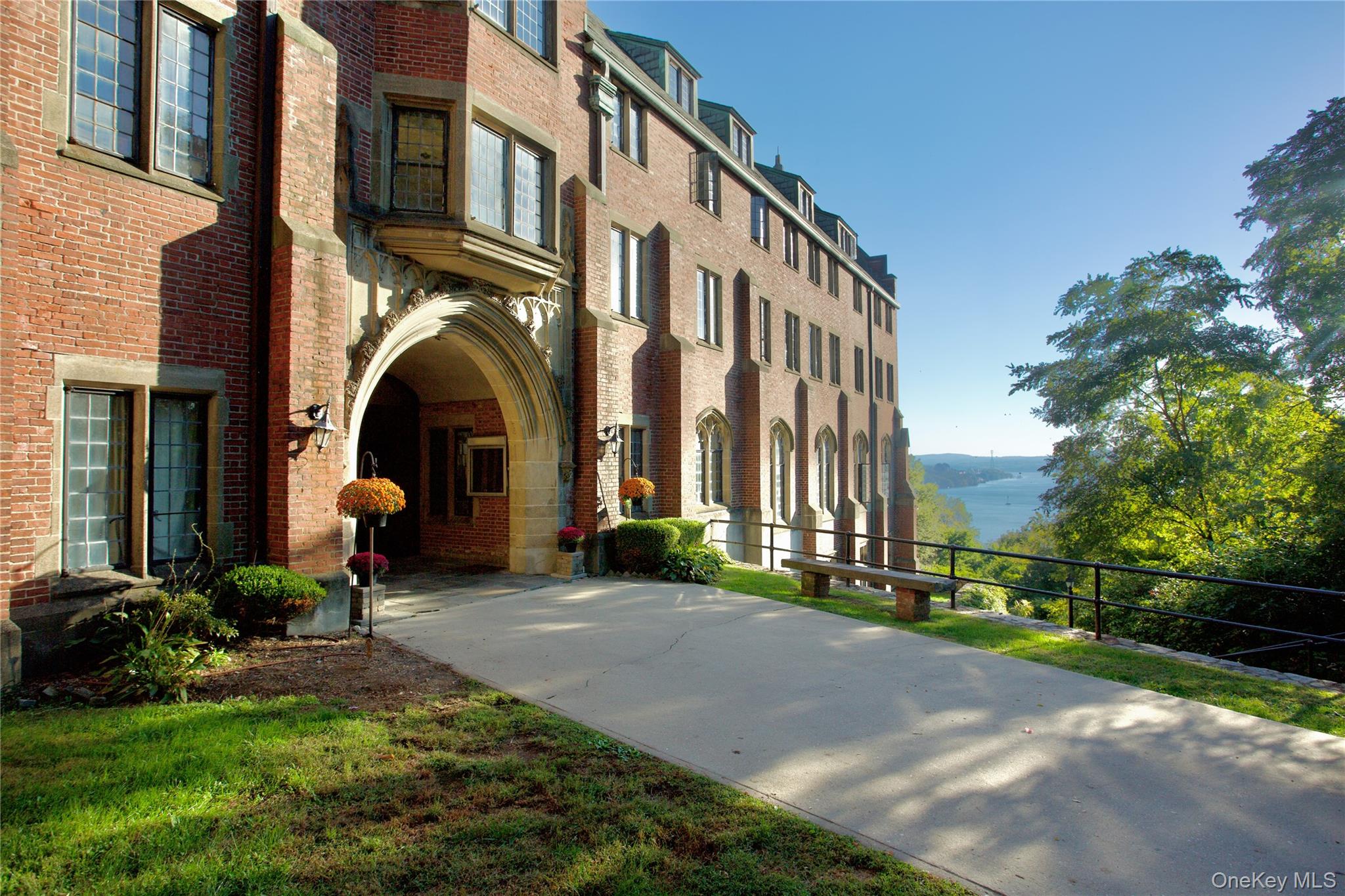 #4 photo, 403 Chateau Rive, Peekskill , NY 10566