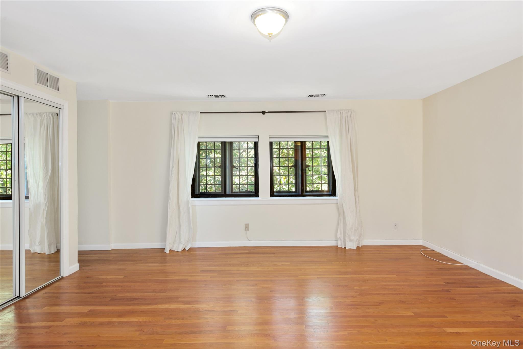 #6 photo, 403 Chateau Rive, Peekskill , NY 10566