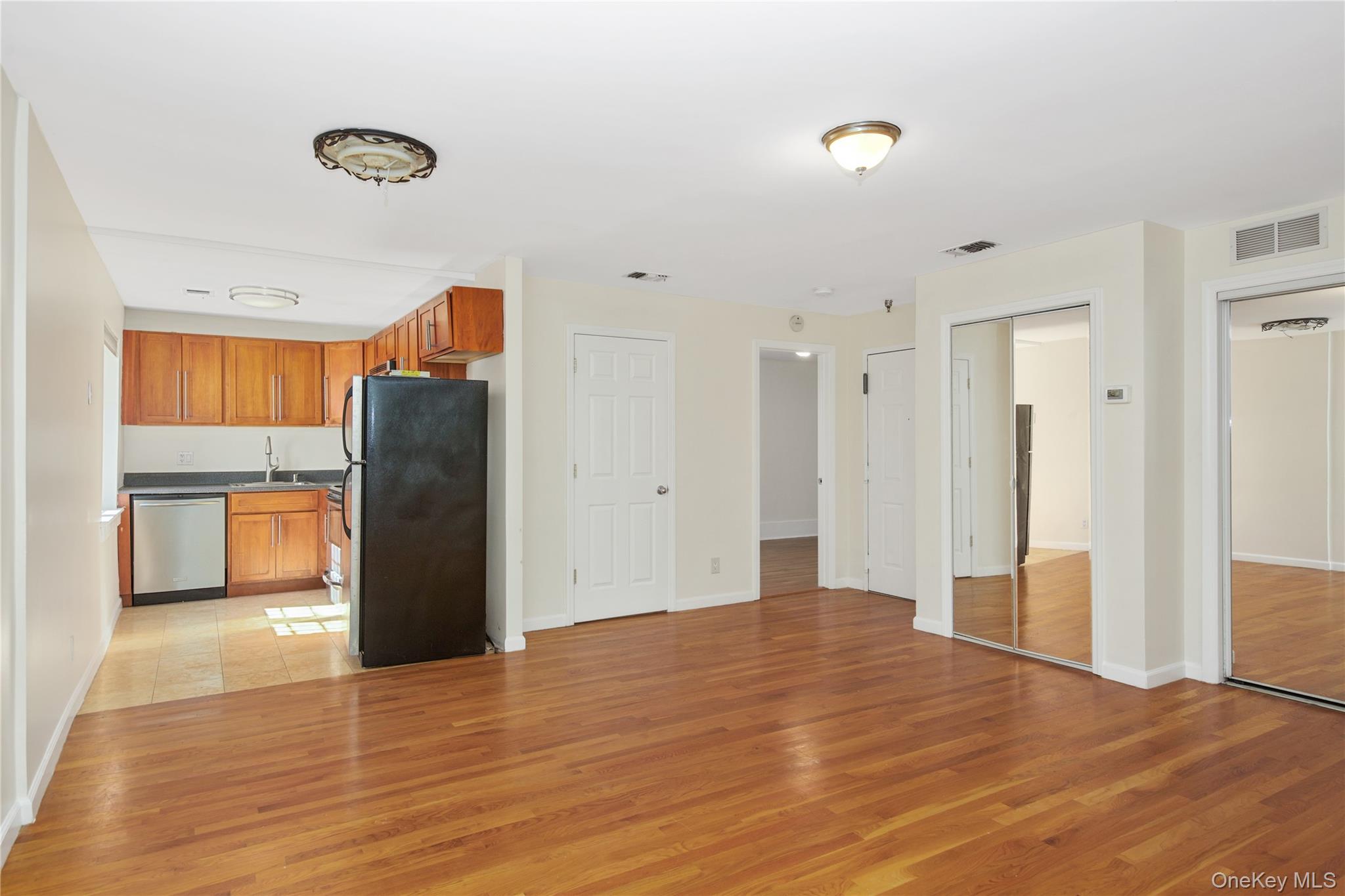 #7 photo, 403 Chateau Rive, Peekskill , NY 10566