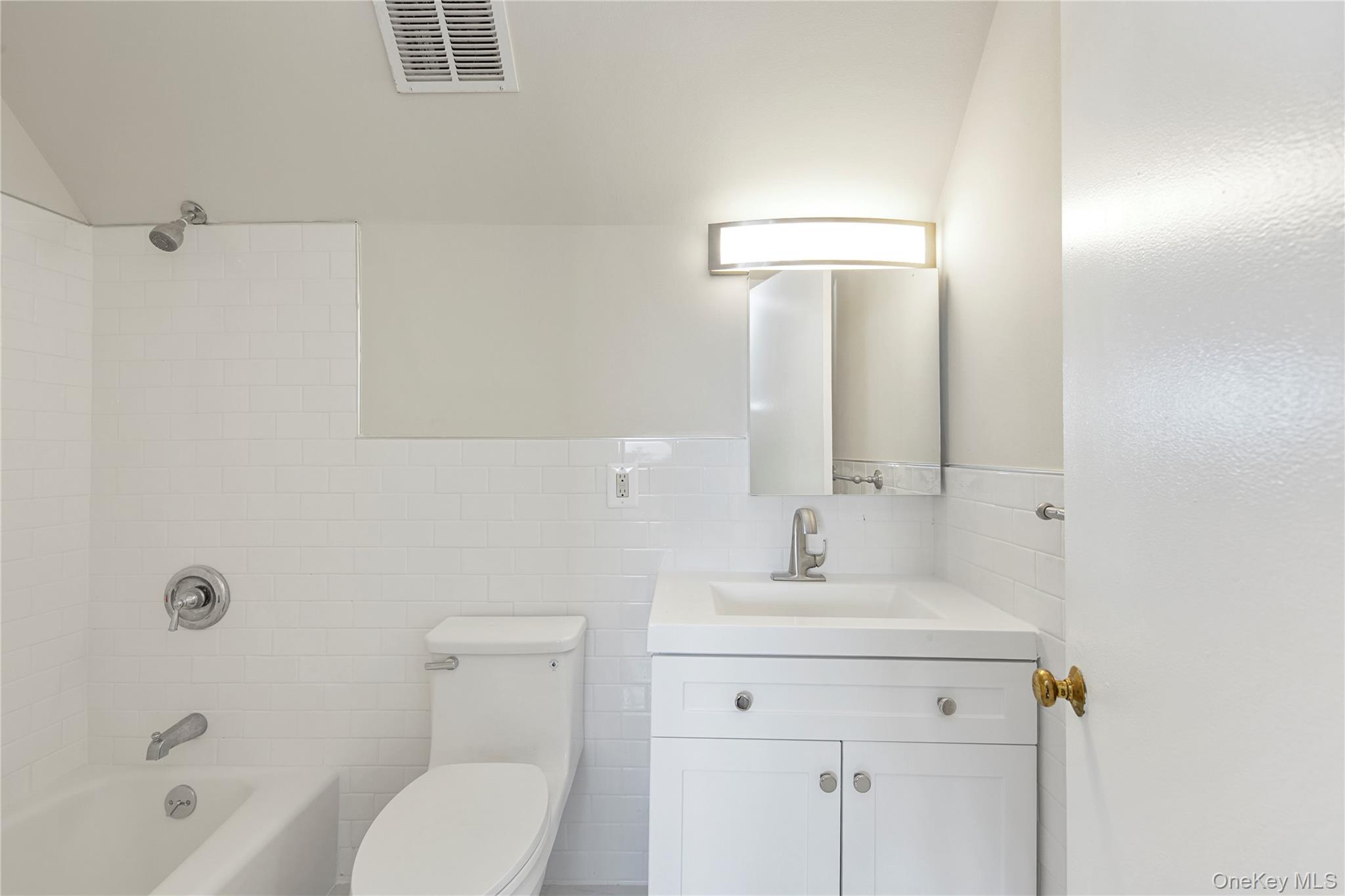 #7 photo, 305 Chateau Rive Street, Peekskill , NY 10566