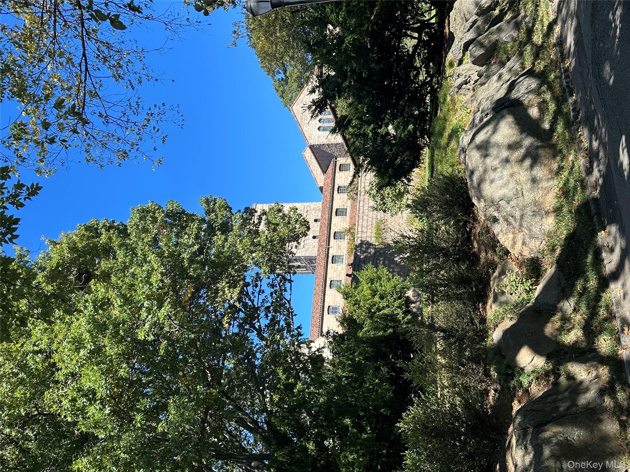 #17 photo, 295 Bennett Avenue, New York (Manhattan) , NY 10040