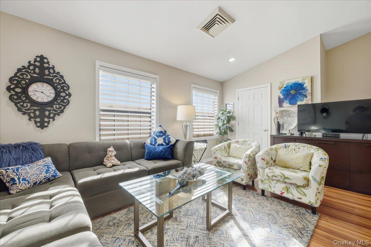 #5 photo, 1138 Willow Lane, ナッソー郡 Valley Stream , NY 11850