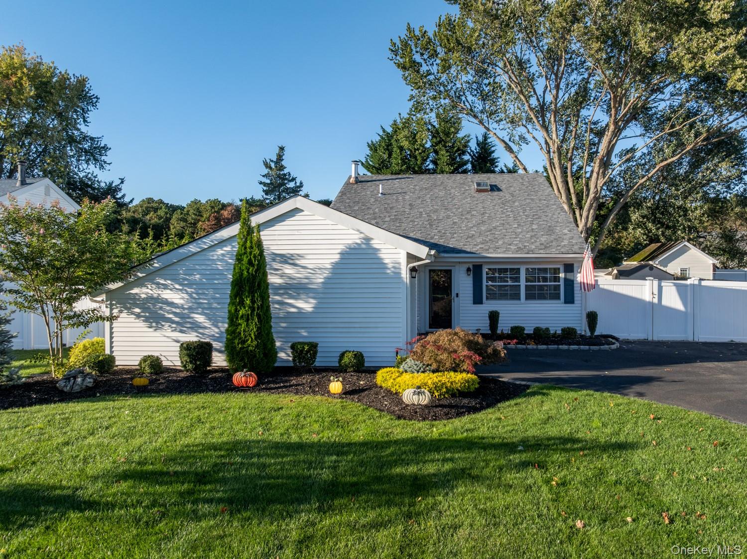 #2 photo, 19 Carson Lane, サフォーク郡 Medford , NY 11763